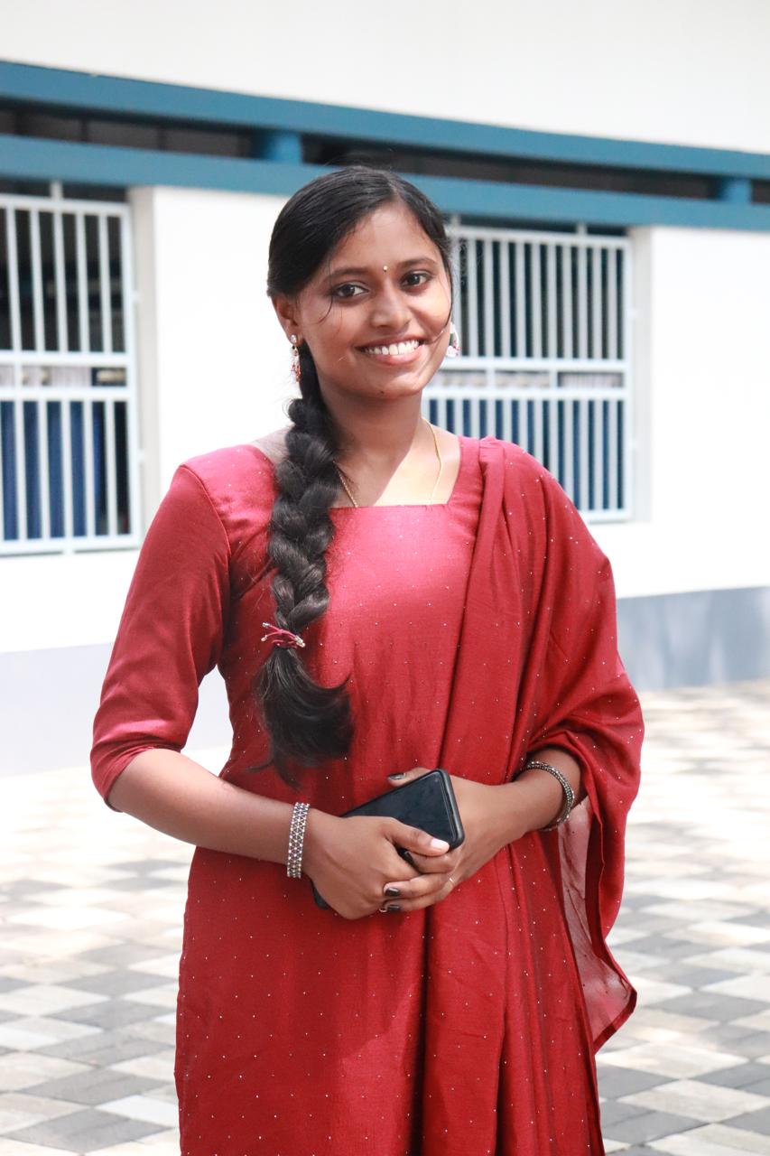 GAYATHRI R