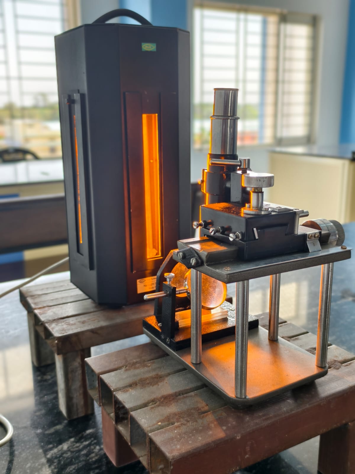 Paper Thickness determination using Air wedge