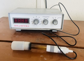 Digital pH Meter with Electrode MK-VI